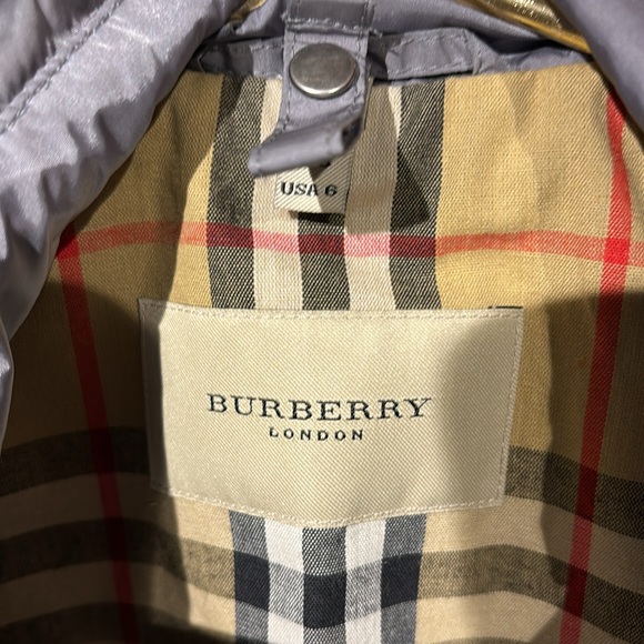 Burberry Raincoat - Picture 2 of 7